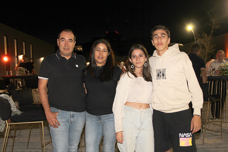 Manuel Ochoa, Norma de Ochoa, Sofía Osorno y Diego Ochoa.