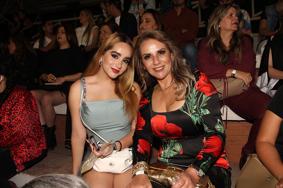 Aranzazú Pérez y Esther Cisneros.