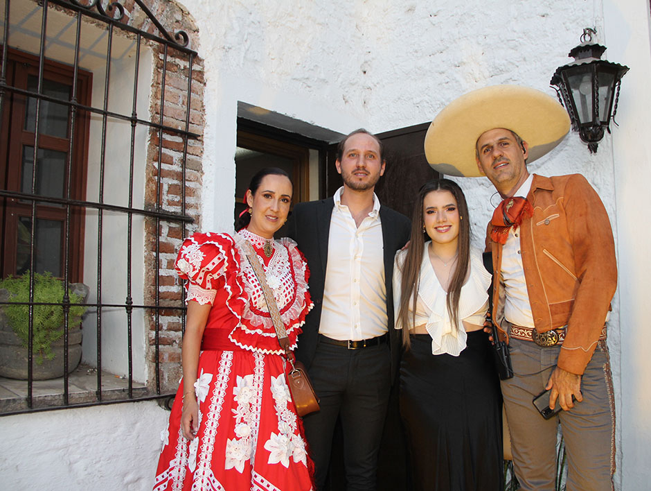 Mariana Moreno, Francisco Barba, Camila Fernández y José Eduardo Moreno