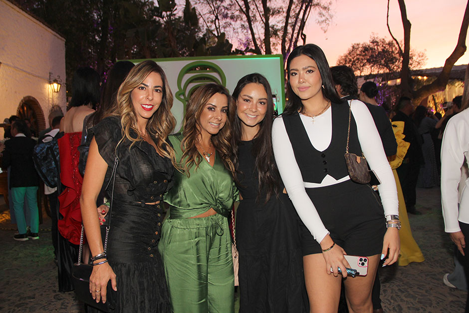 Montserrat Ochoa, Gloria Ochoa, Ana Paula Ibarra y Rebeca Ochoa