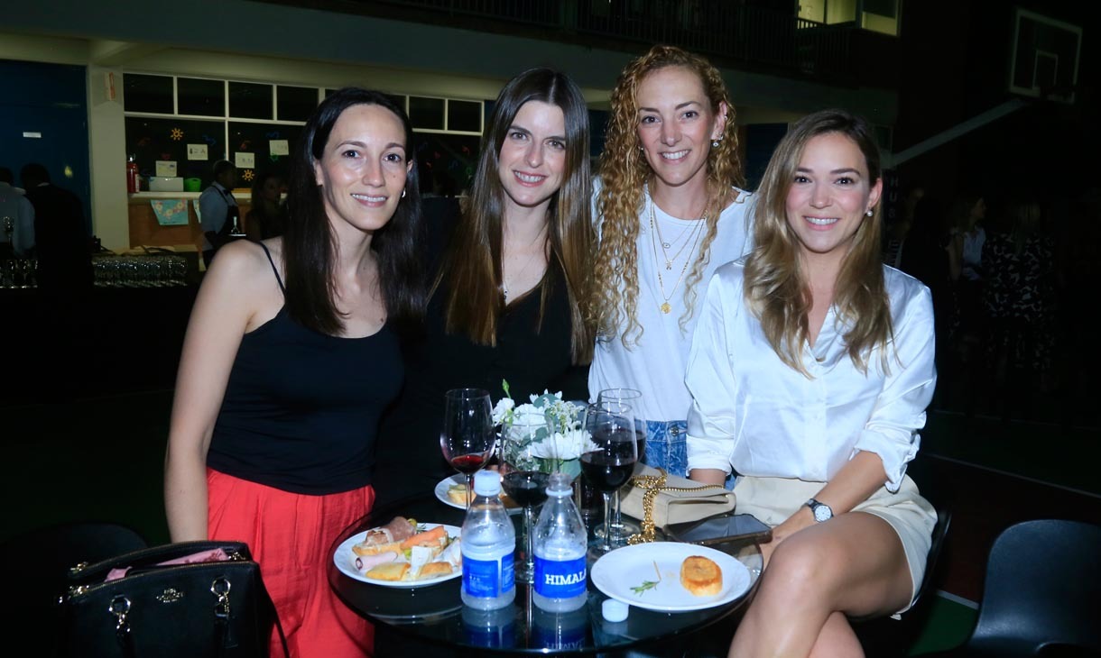 Cecy Canizales, Daniela Romero, Roby Gutiérrez y Eugenia del Valle