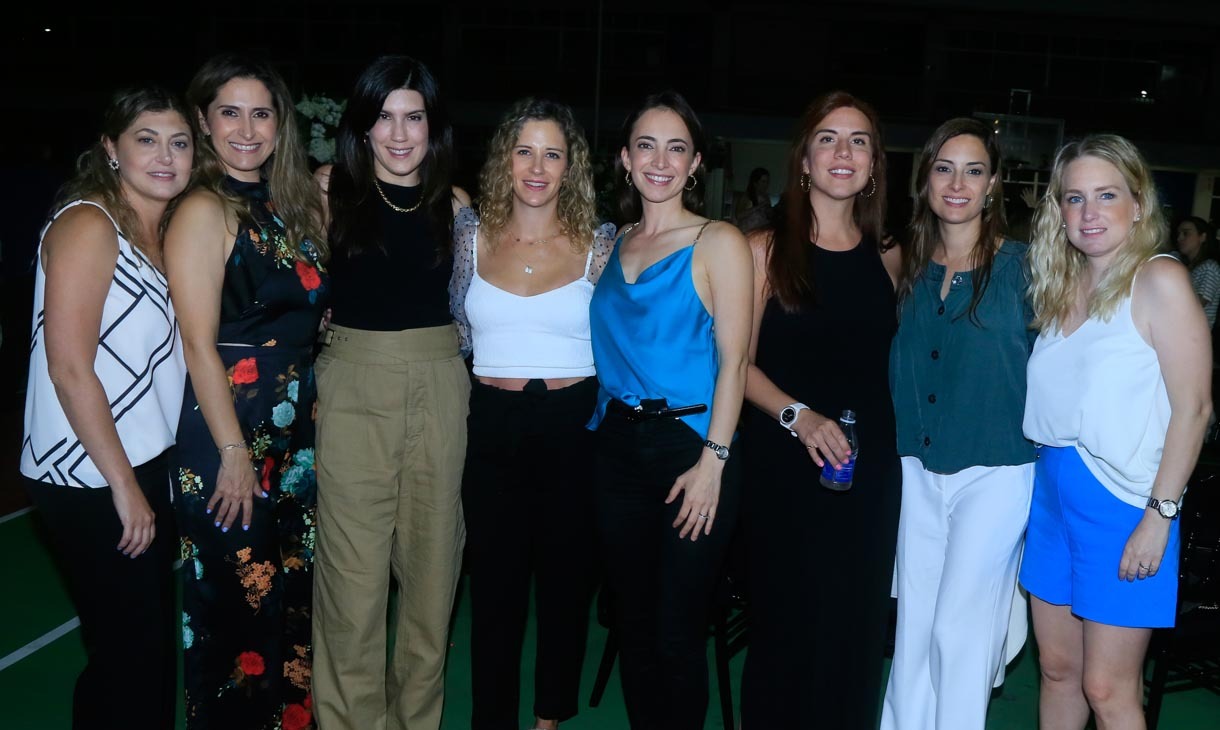 Melva Martínez, Diana Guajardo, Brenda Villanueva, Gaby Martínez, Scarlett Guzmán, Erika de García, Mónica Delgado y Cristina Guevara