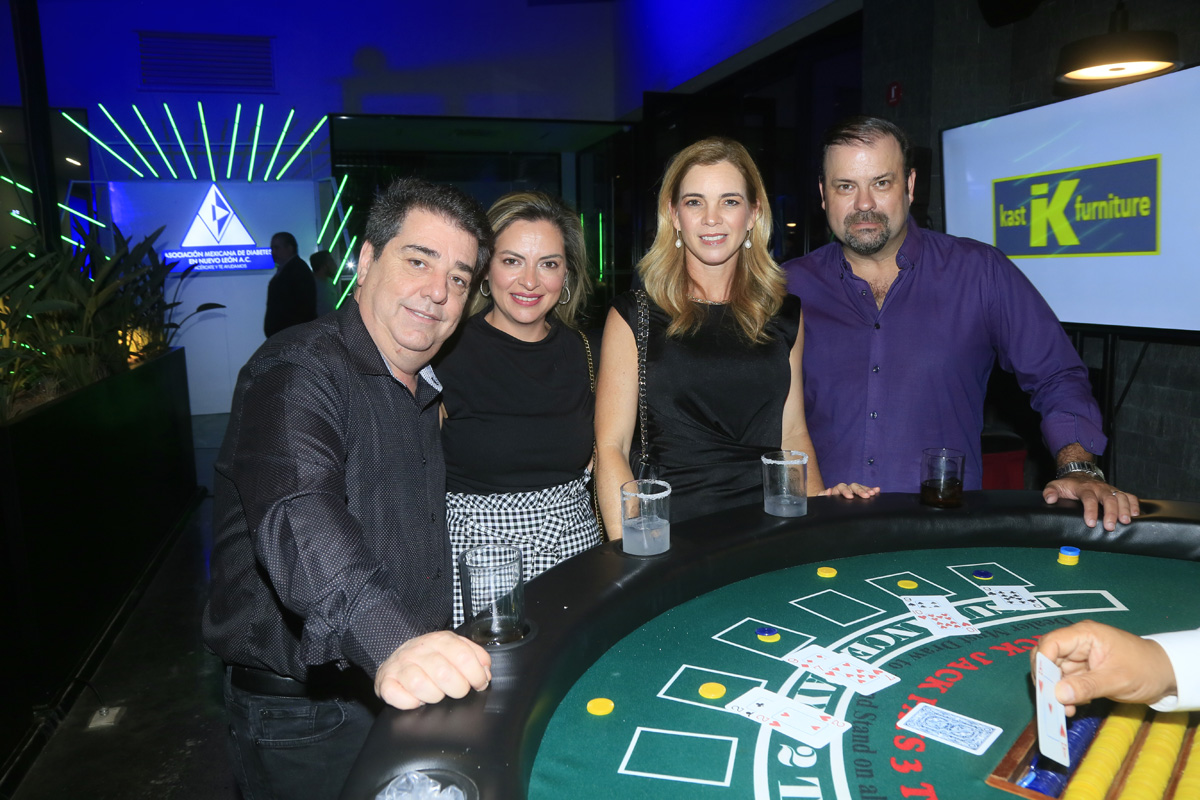 Alberto Aldape, Brenda de Aldape, Nayeli de Colyer y Federico Colyer