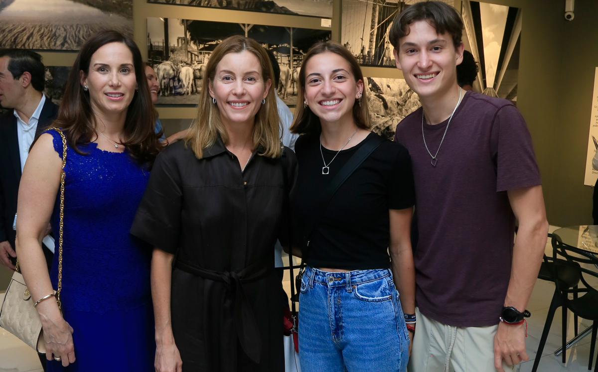 Claudia Sada de Costa, Carmen De la Garza, Renata Ramos y Marco Barrera / Foto: Omar Valdez