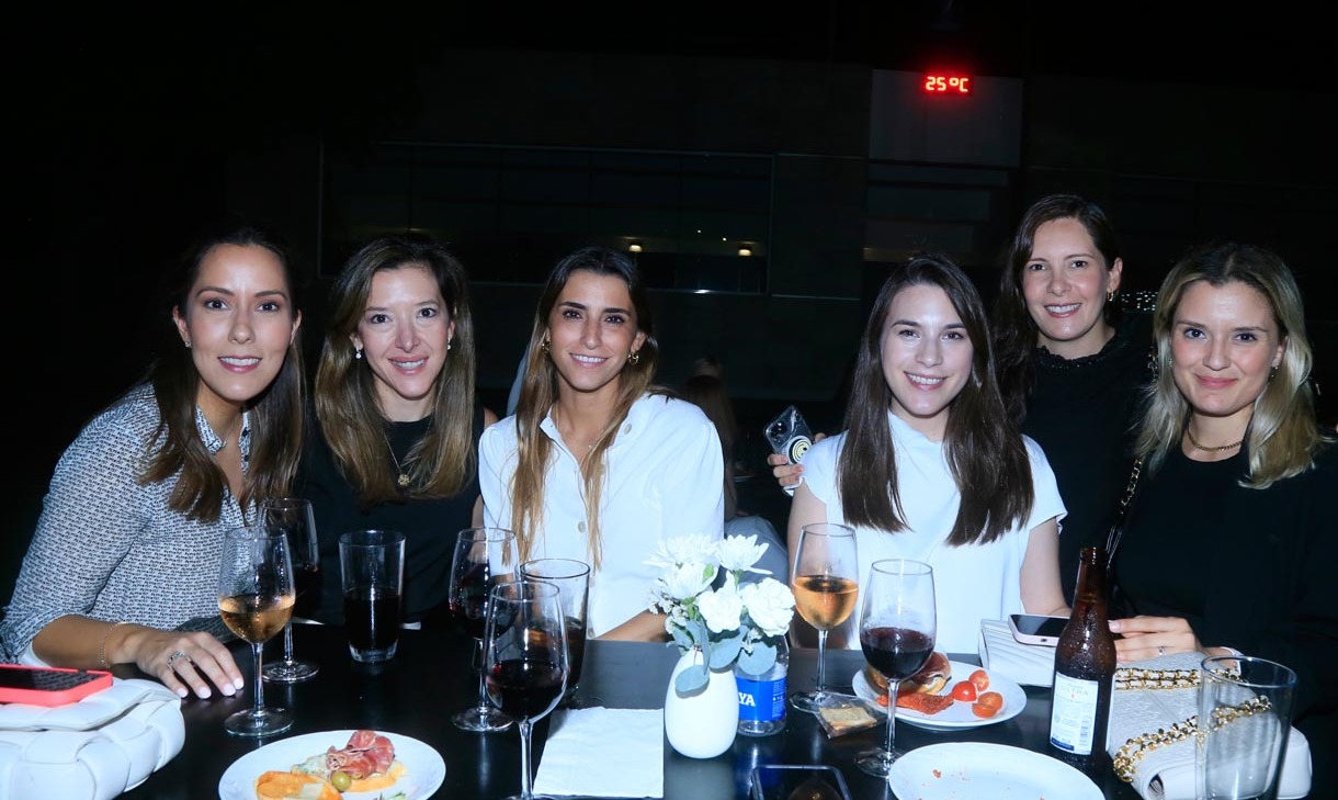 Romina De la Garza, Alejandra González, Cordelia Guerra, Marcela González, Valeria Guajardo y Anel Guerra