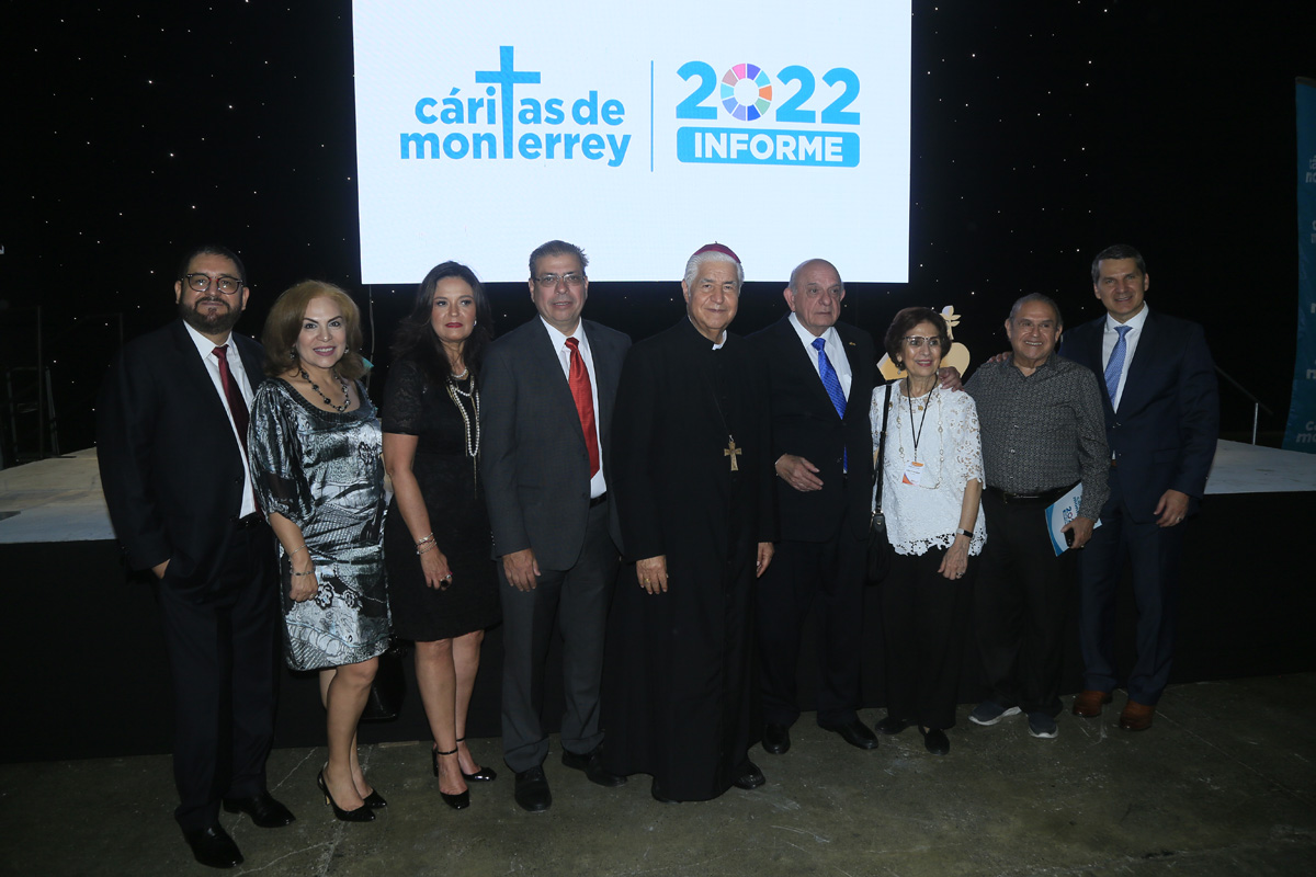 Oscar Reyes, Angeles Treviño, Maru de Colier, Mauricio Colier, Rogelio Cabrera, James Colier, Elisa de Colier, Roberto Lankenau y Enrique Gómez Junc