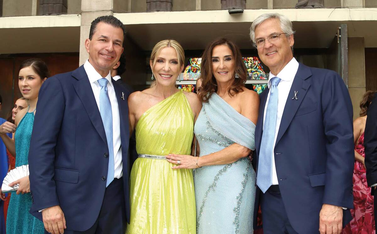 Papás de los novios. Gonzalo Lozano, Dora Pérez de Lozano, Martha Treviño de Zambrano y Pablo Zambrano