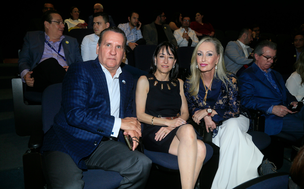 Salvador Zambrano, Claudia Elizondo de Zambrano y María del Carmen Zambrano Sada / Foto: Omar Valdez