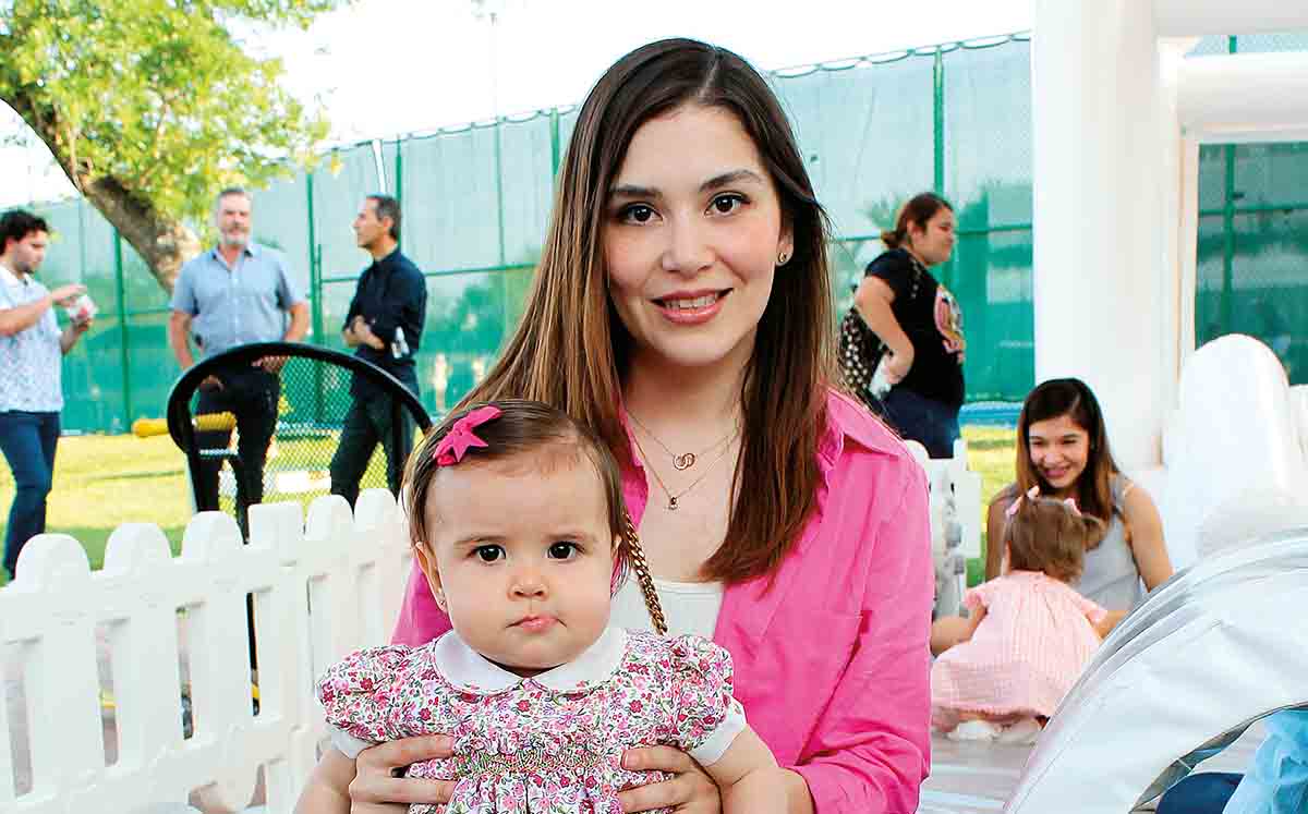 Lucía Tavera y Grecia Nolasco