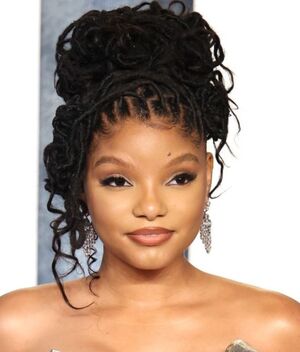 Halle Bailey en arriesgado vestido semitransparente en premiere (Foto: Getty)