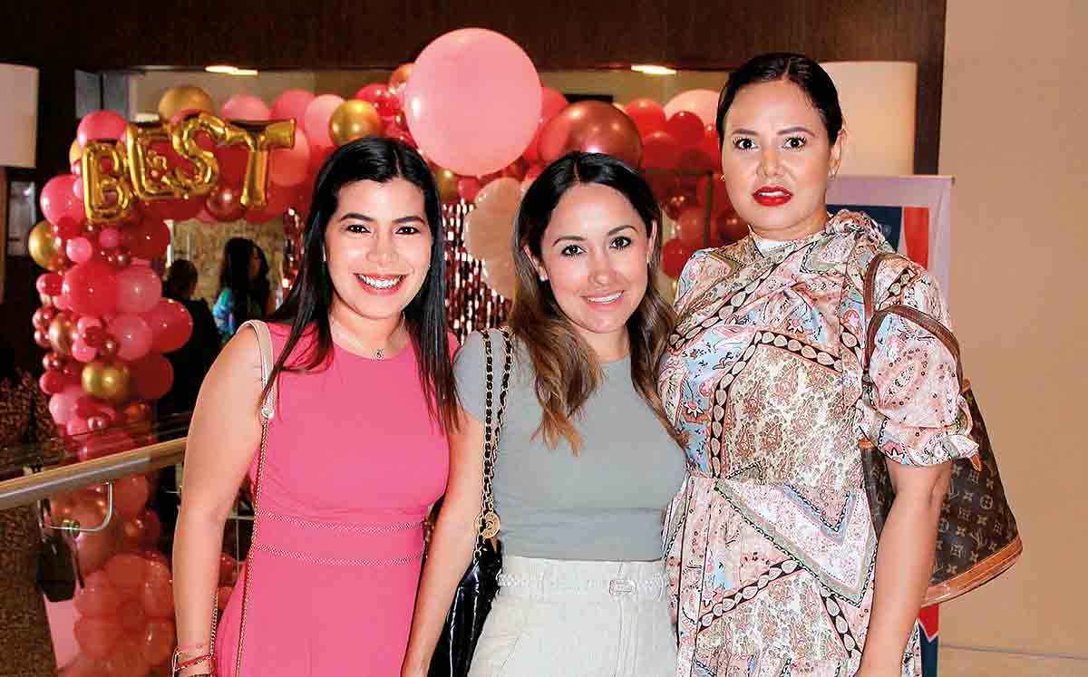 Astrid Martínez, Karen Ávalos y Yoli Turrubiates