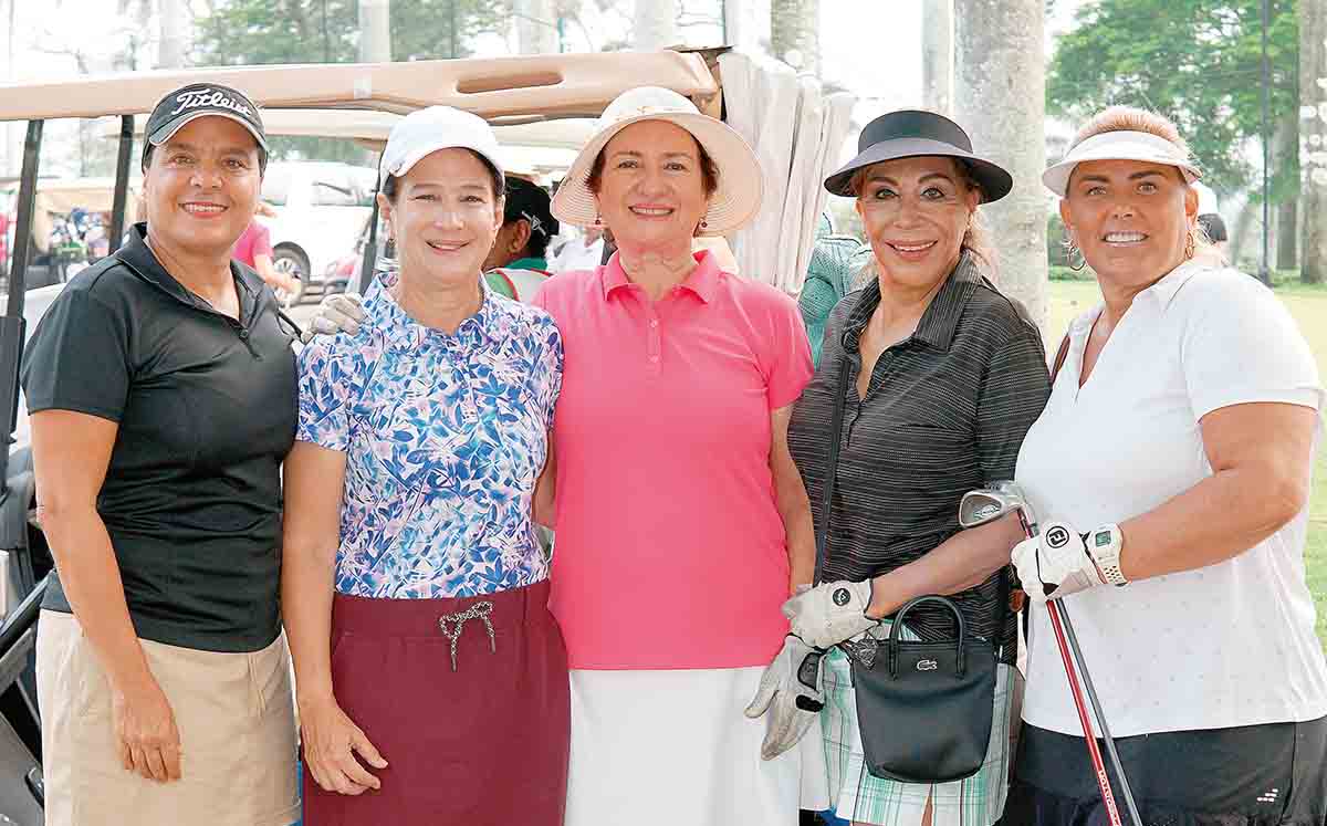 Neno Schekaibán, Laura Mary Fueyo, Ana Betty Gutiérrez, Sandra Tamez y Gaby morales