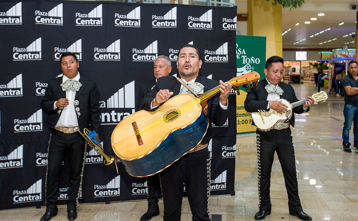 Día de las Madres en Plaza Central