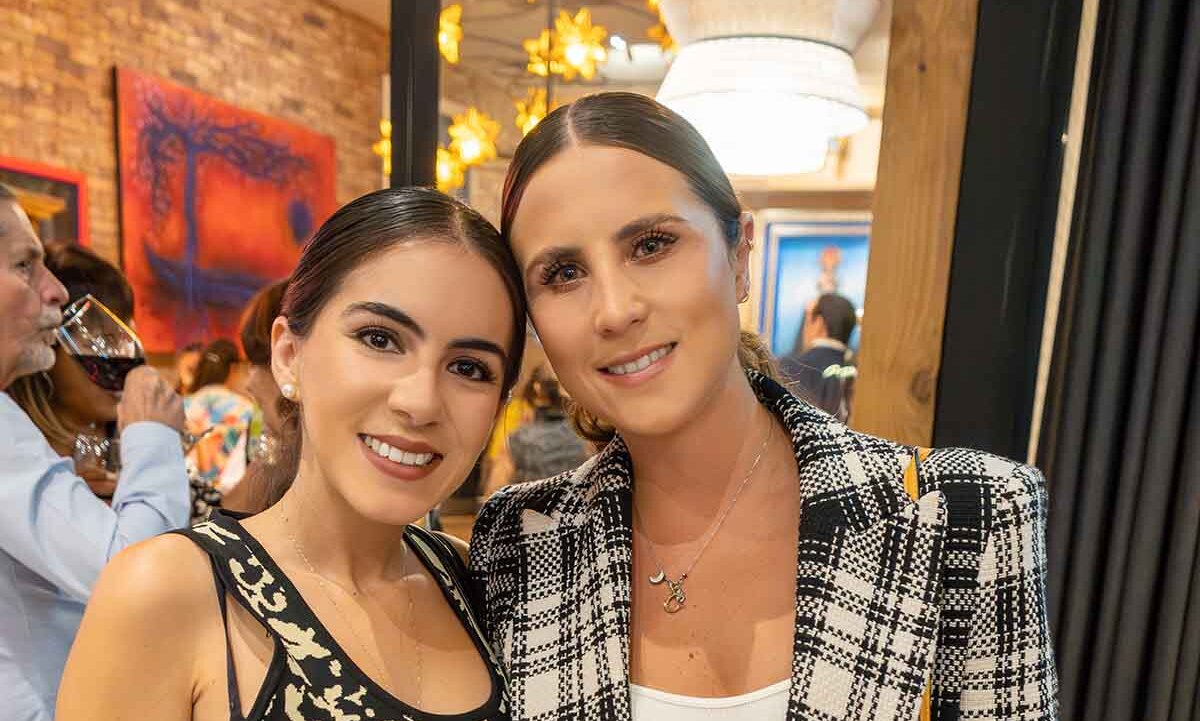 Denisse Forcelledo y Constanza Rivera