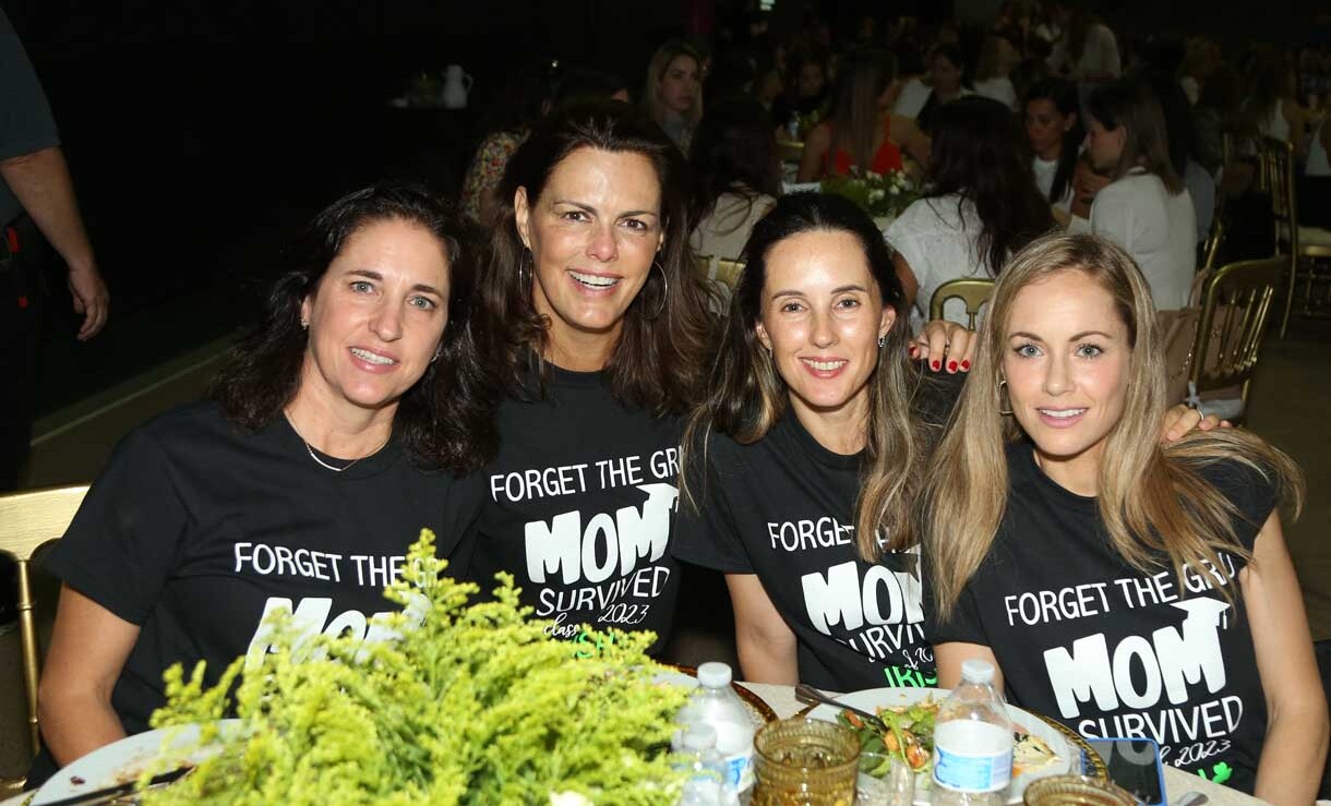 Lucy Rodríguez de González, Rosa María Oliver de Blanco, Mina Canavati y Elsa María González de Martín