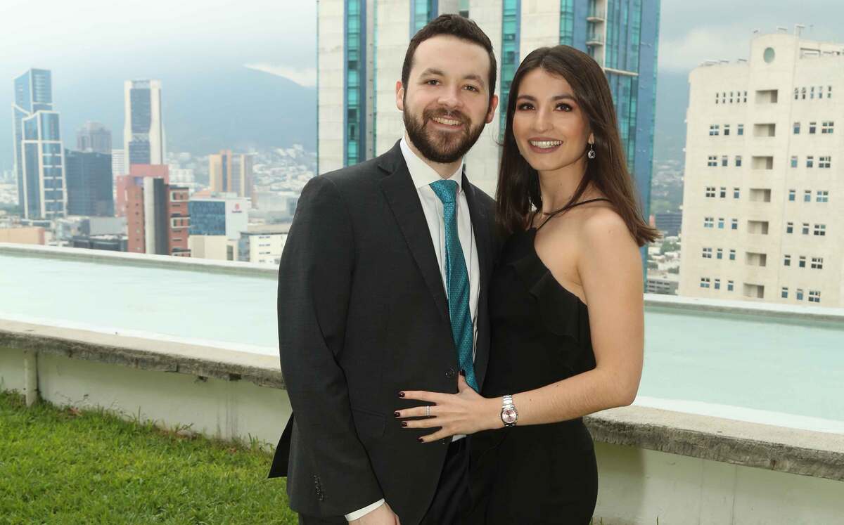 Adrián Belden y María Garrido