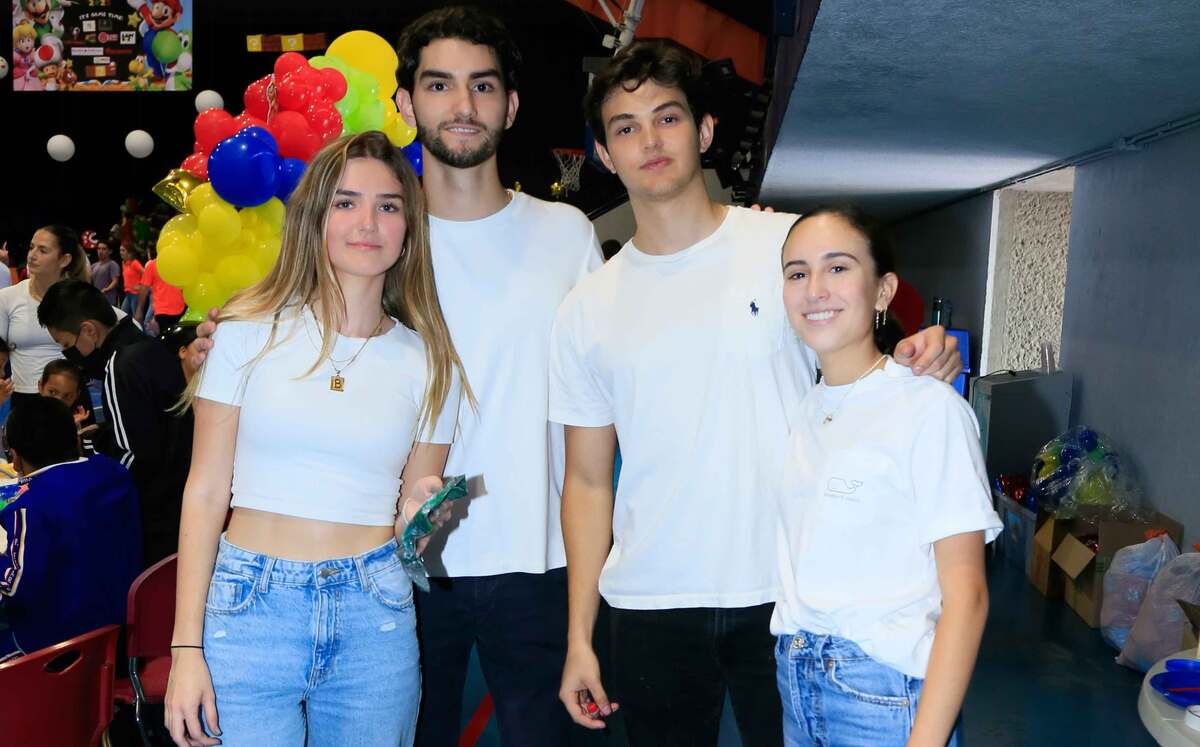 Brenda Sada, Miguel Rosani, Mauricio Guerra y Regina González