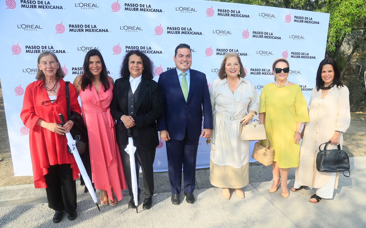 Julia de la Fuente, Lorenia Canavati, Consuelo Sáizar, Abraham Hernández, Liliana Melo de Sada, Elvira Lozano y Rebeca Solano / Foto: Omar Valdez