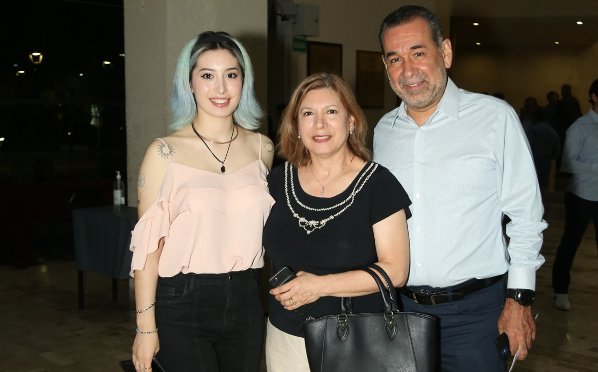 Laura Caballero, María Elena Pimentel y Alberto Caballero / Foto: Roberto Alvarado