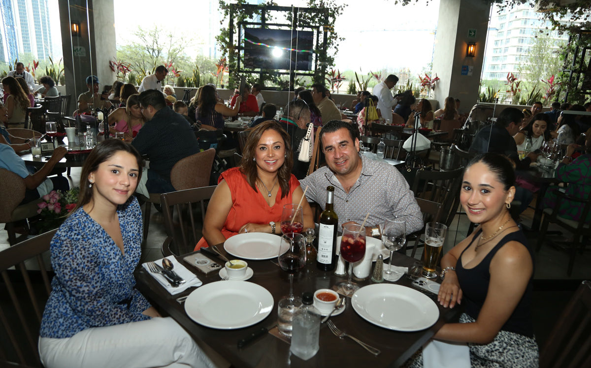 Marifer Morales, Alejandra Morita, Marco Morales y Camila Morales / Foto: Roberto Alvarado