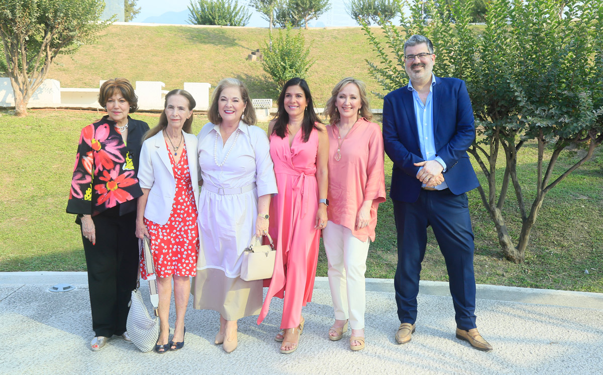 Sofía Leticia Morales, Amparo Espinosa, Liliana Melo de-Sada,Lorenia Canavati, Sofía Segovia y Keneth Campbell / Foto: Omar Valdez