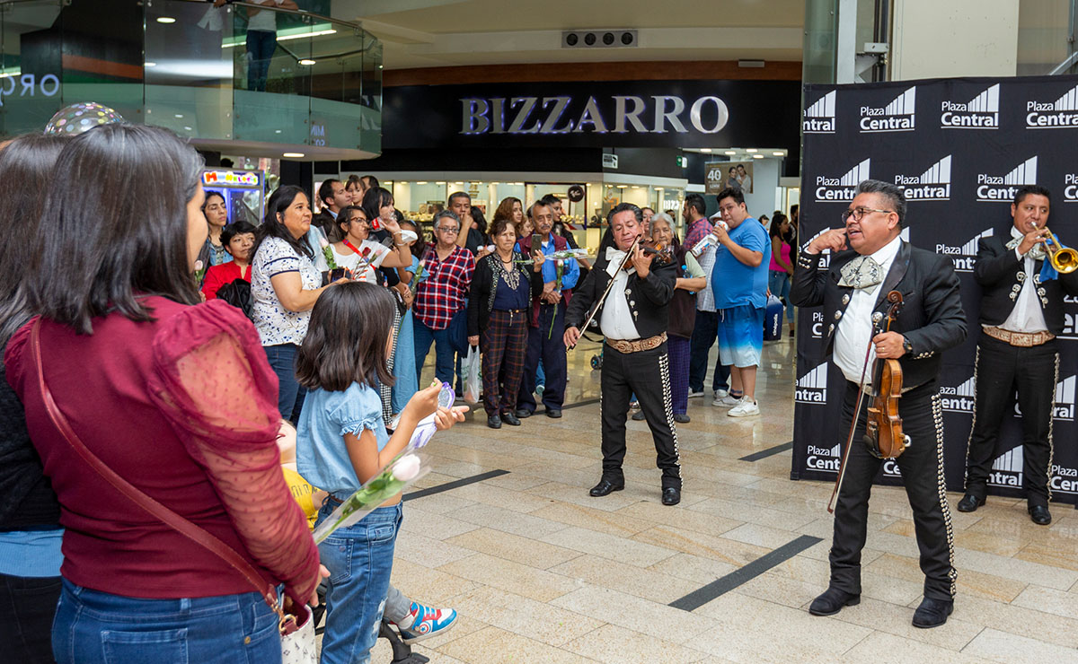 Día de las Madres en Plaza Central