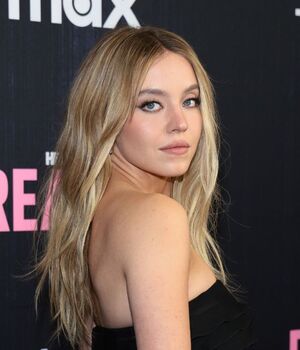 Sydney Sweeney luce vestido de transparencias en la premiere de NY (Instagram)