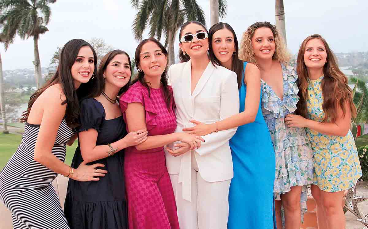 ANA BETY DE BARREDA, GRACIELA APPEDOLE, SILVI ISABEL FAJARDO ANA SYLVIA ARIAS, LETY SAINZ, GRACIELA TAMAYO Y SOFÍA ESTEVE