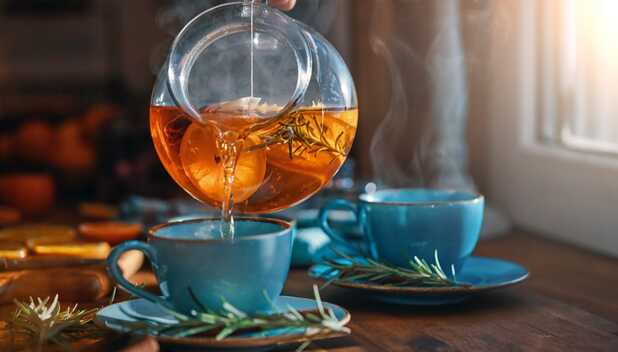 Té de romero con canela: beneficios (Getty)