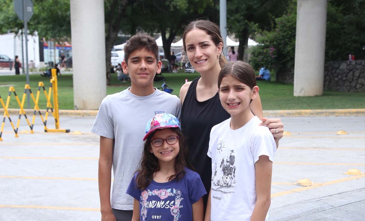 Andrés Dávila, Cristy Velasco, Sofia Dávila y Katia Dávila