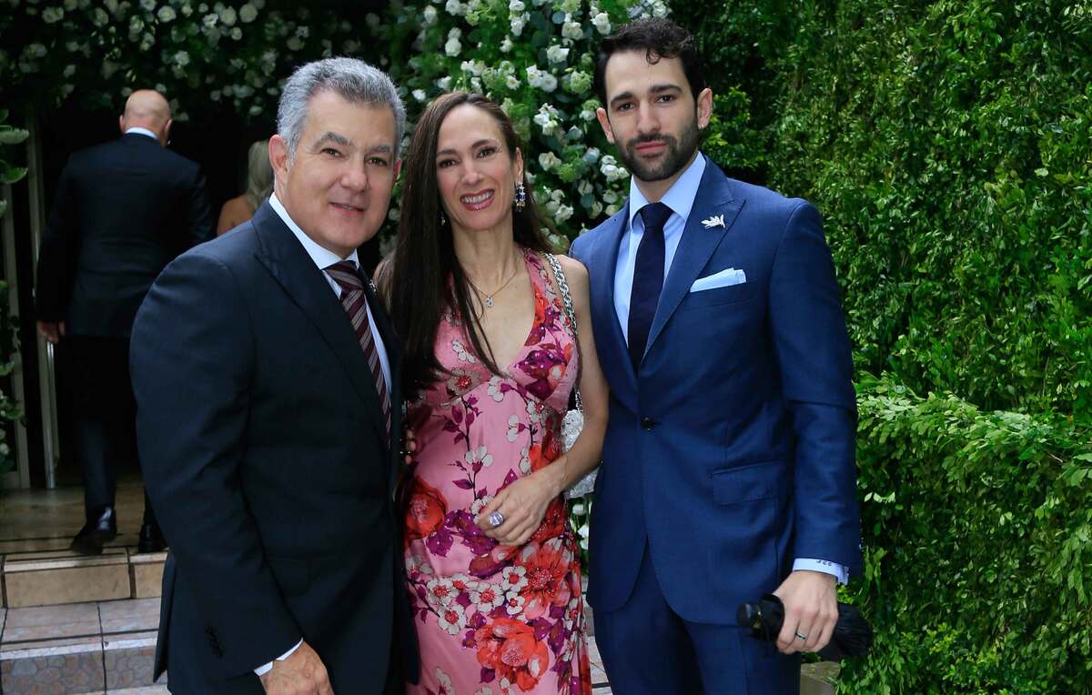 Armando González, Yolanda Garza de González y Mando González