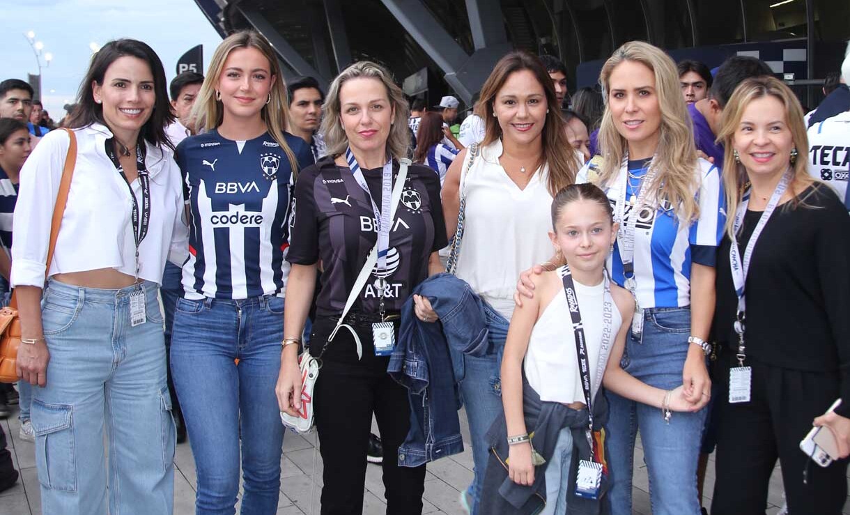 Claudia De la Torre, Lisa Cagnasso, Laura González, Victoria Zambrano, Aranza Yarte y Baby Cavazos