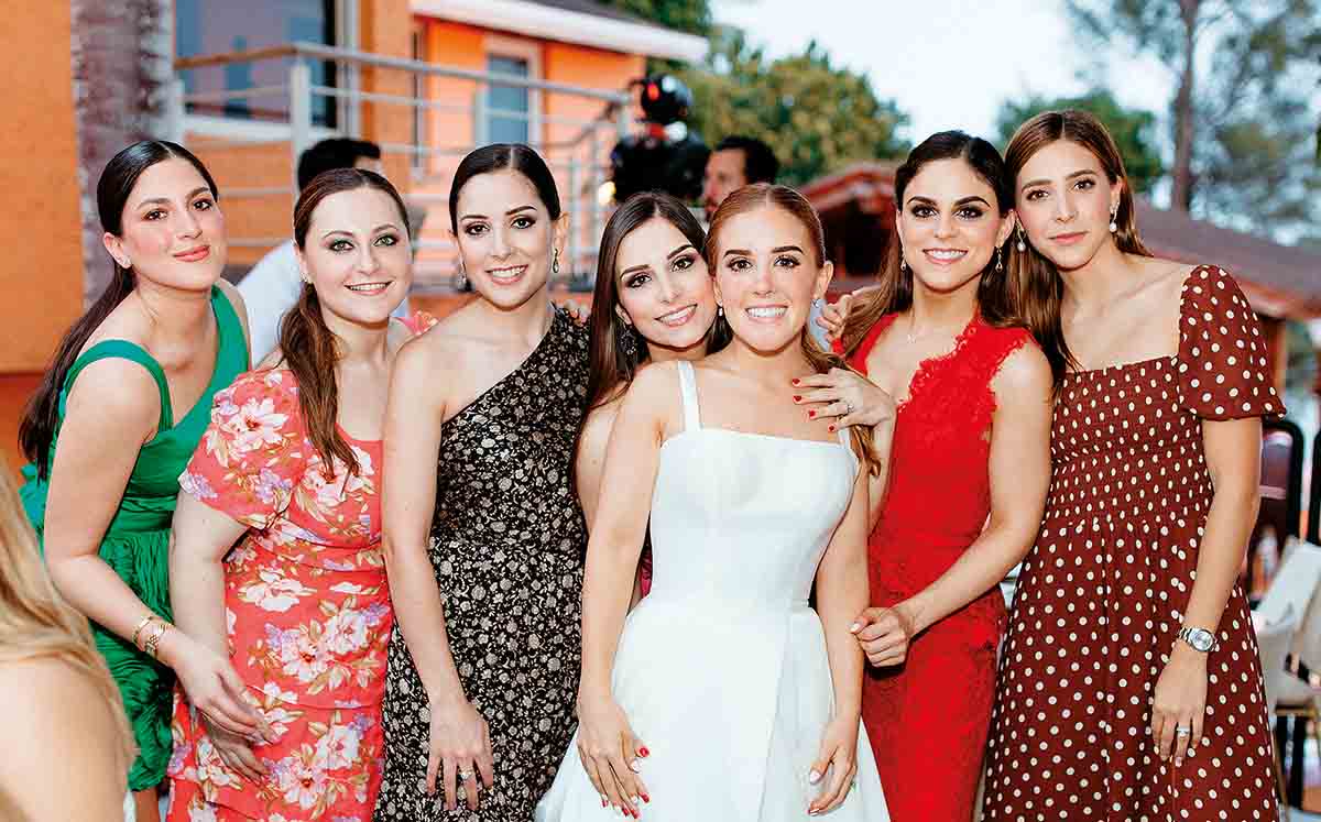 ANA MARÍA APPEDOLE, SALMA RAGE, CLAUDIA GUTIÉRREZ, CLAUDIA MOSES, ANA GABY SENTIES, MARIANA MOSES Y ELISA GARCÍA
