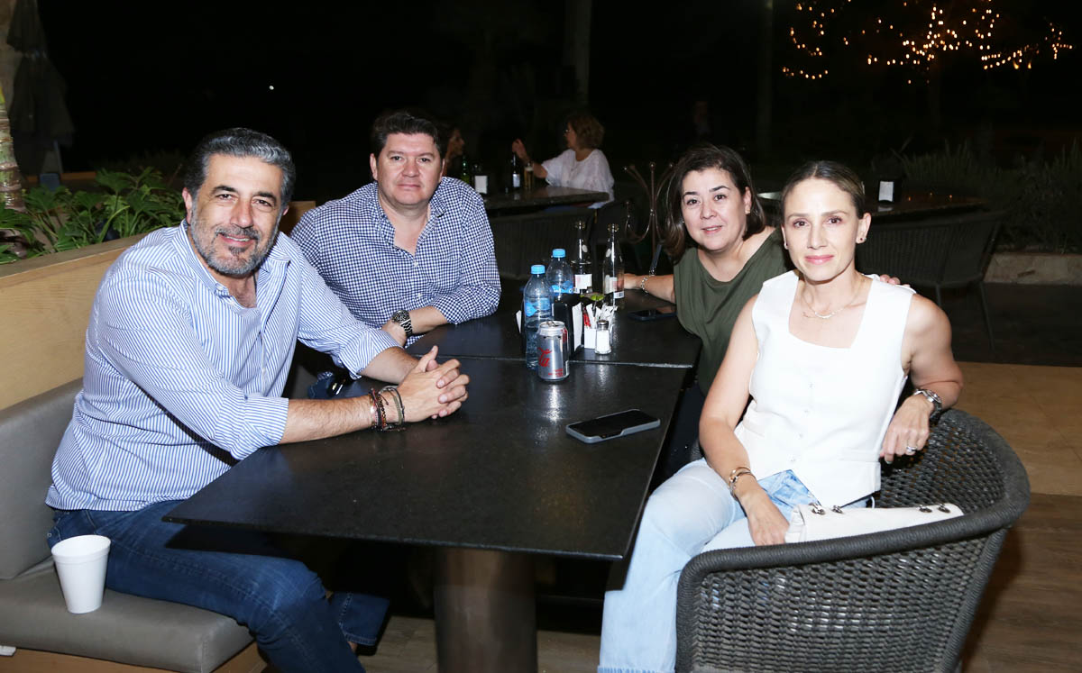 Antonio, Fernando, Nancy y Cristina