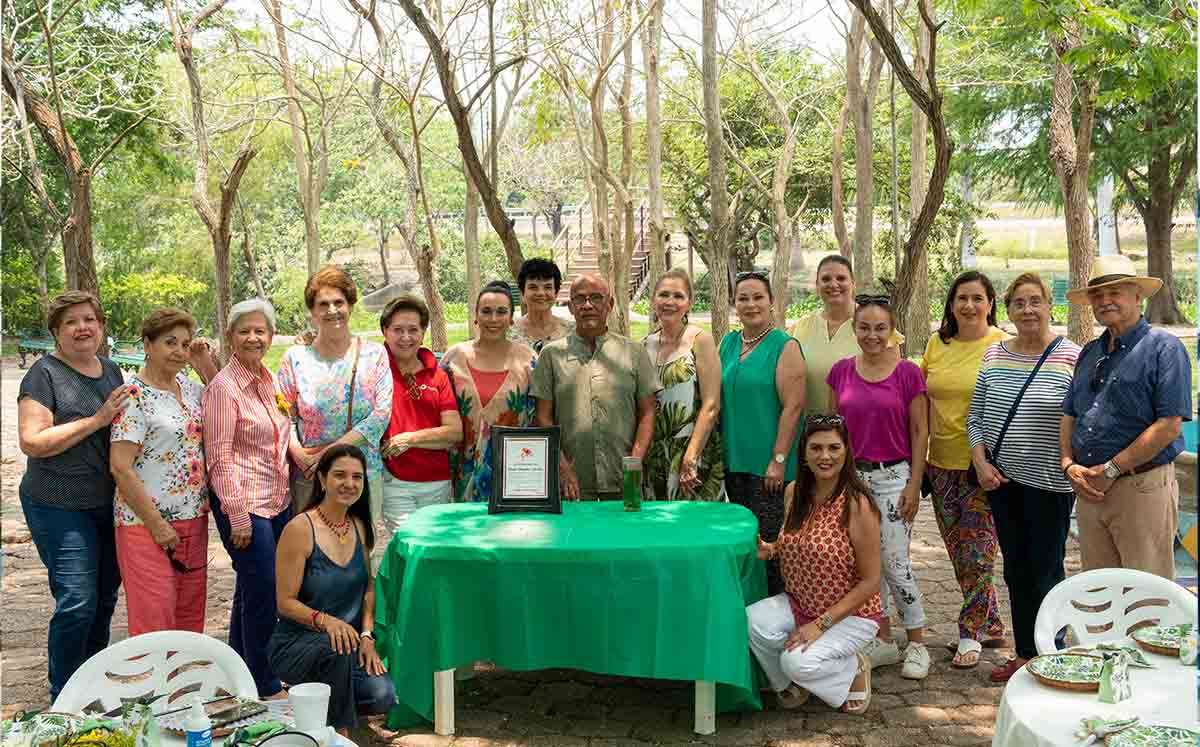 ASISTENTES DEL EVENTO