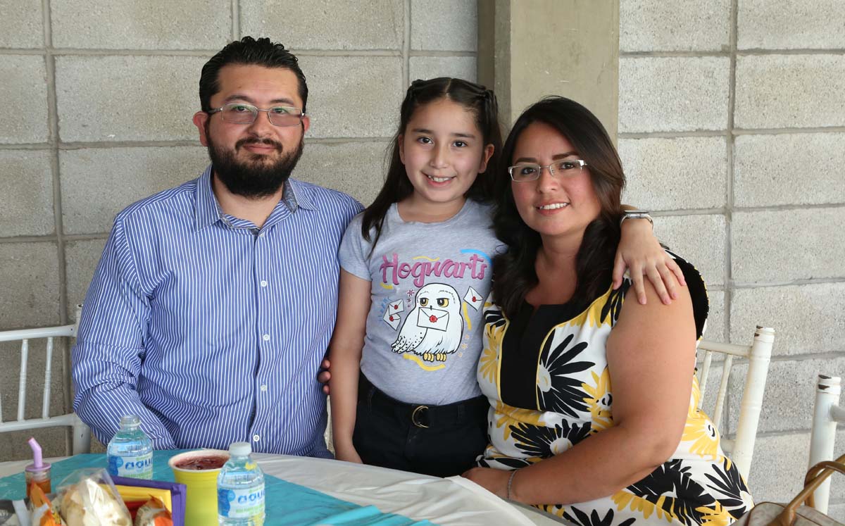 Carlos, Elizabeth y Elena