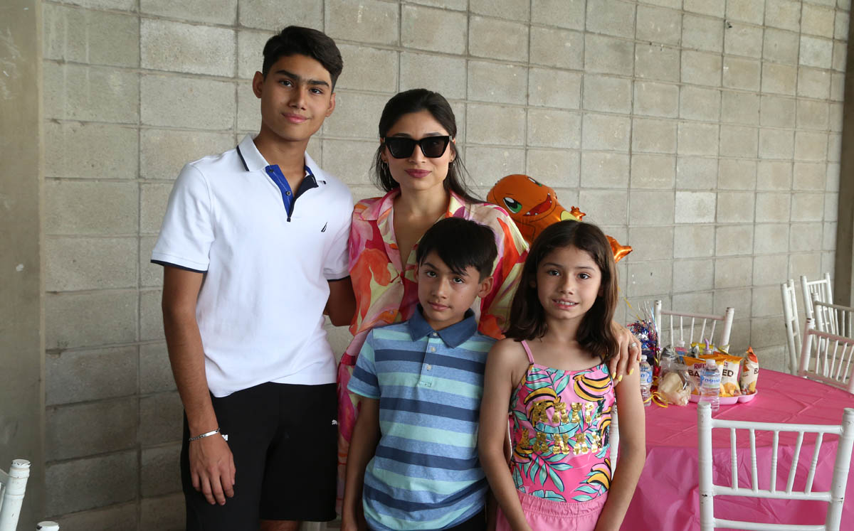 Emiliano, Tania, Elías e Isabela