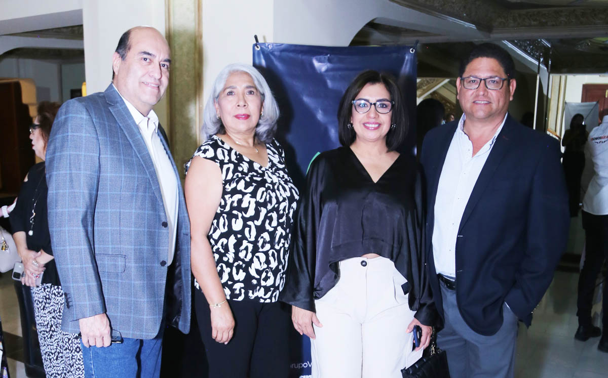 Emilio, Oralia, Cristina y Jesús