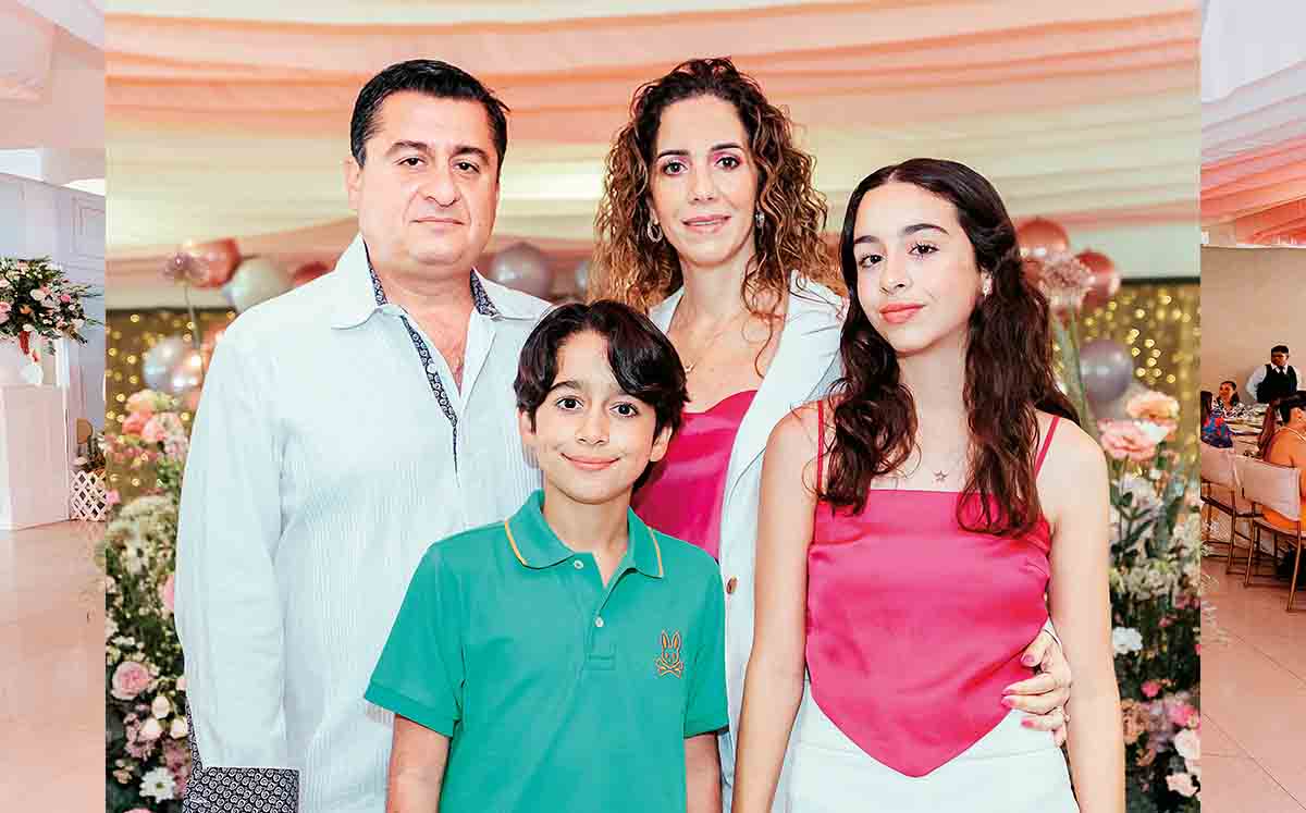 Octavio González, Dora Luz de González, Octavio González y Romina González