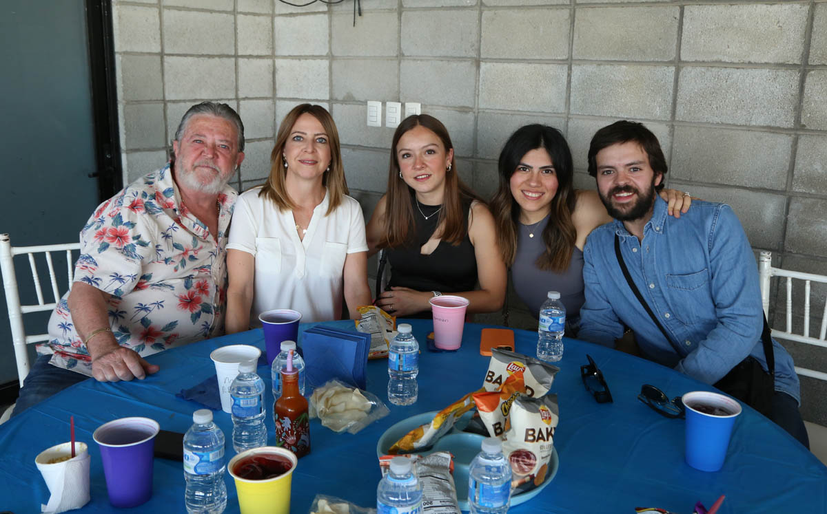 Ricardo, Verónica, Ángela, Ángeles y Rodrigo