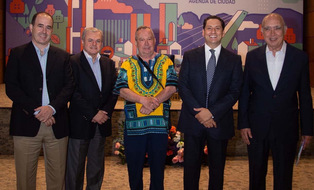 Rodrigo Fernández, Carlos Jiménez, Mauricio Fernández, Homero Niño de Rivera y Fernando Canales