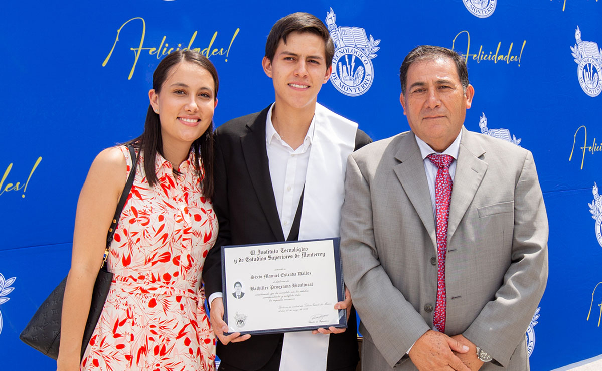 Ana Estrada, Sixto Estrada, Sixto Malvaez