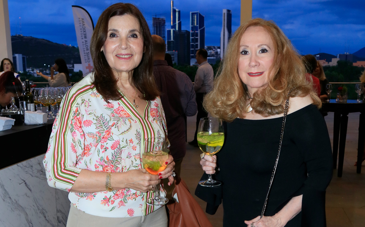 Angélica Fernández y Yolanda De la Garza / Foto: Omar Valdez