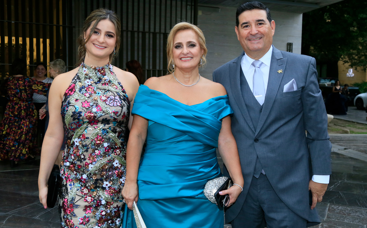 Isabella Vela, Mayerling Letayf de Vela y Raúl Vela / Foto: Omar Valdez