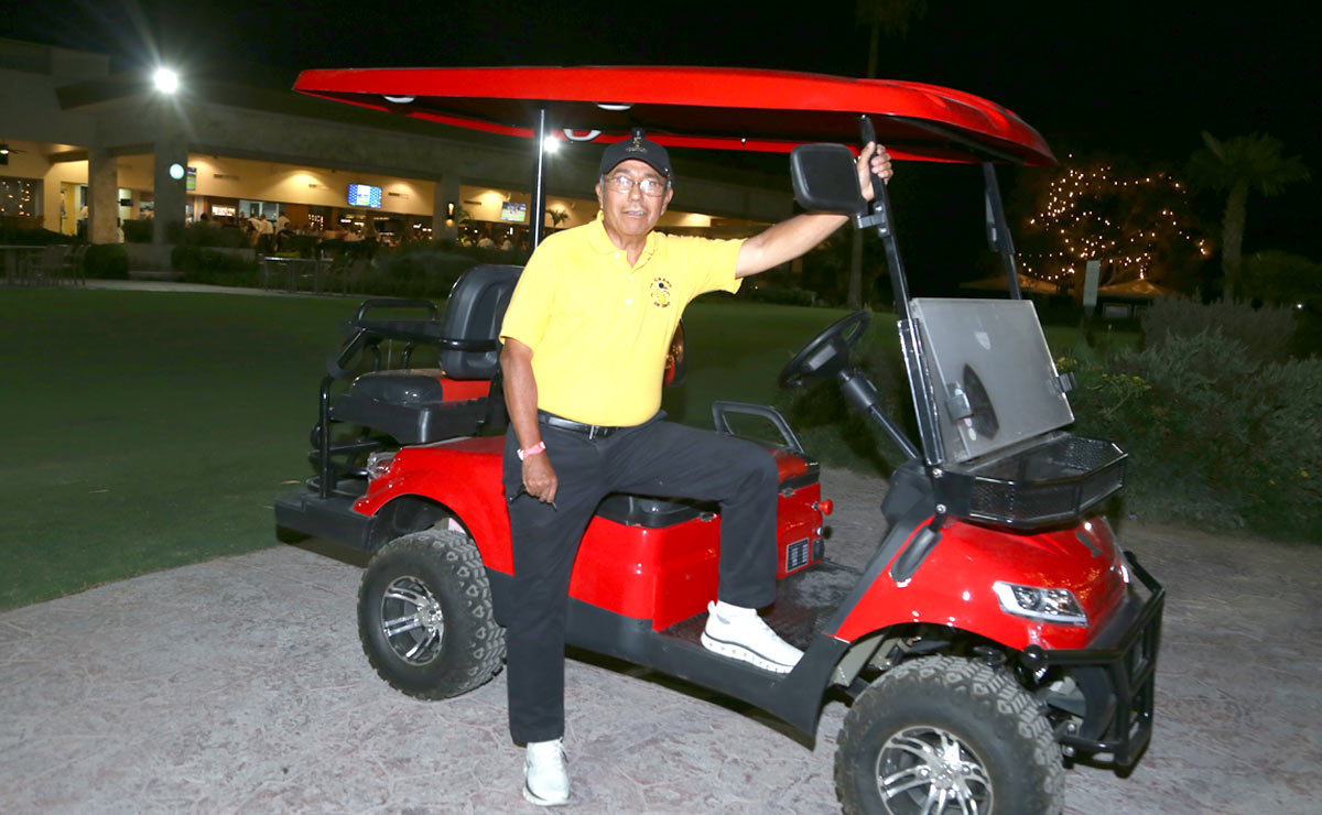 Jesús ganó un carro de golf