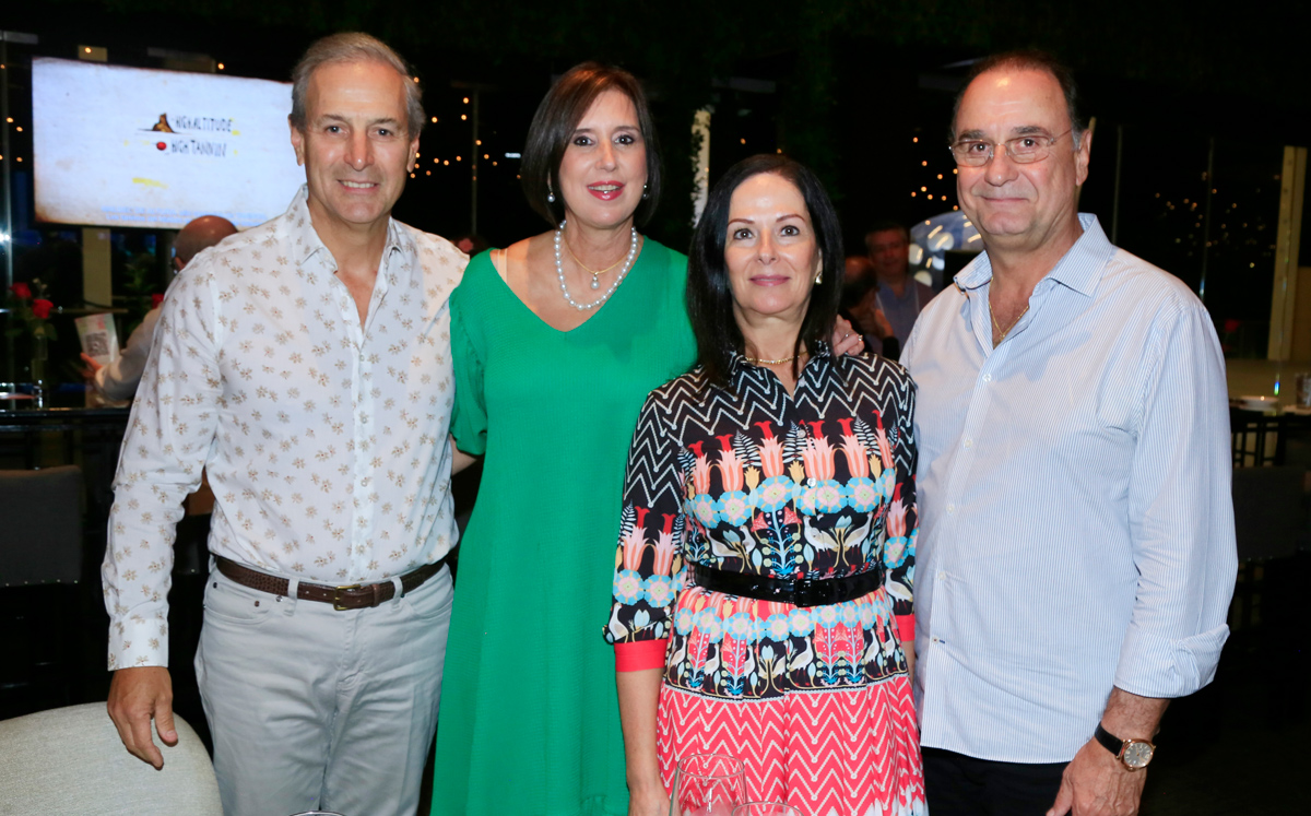 Lorenzo Barrera, Gabriela Jaime de Barrera, Claudia Morales de García Segovia y Jorge García Segovia / Foto: Omar Valdez
