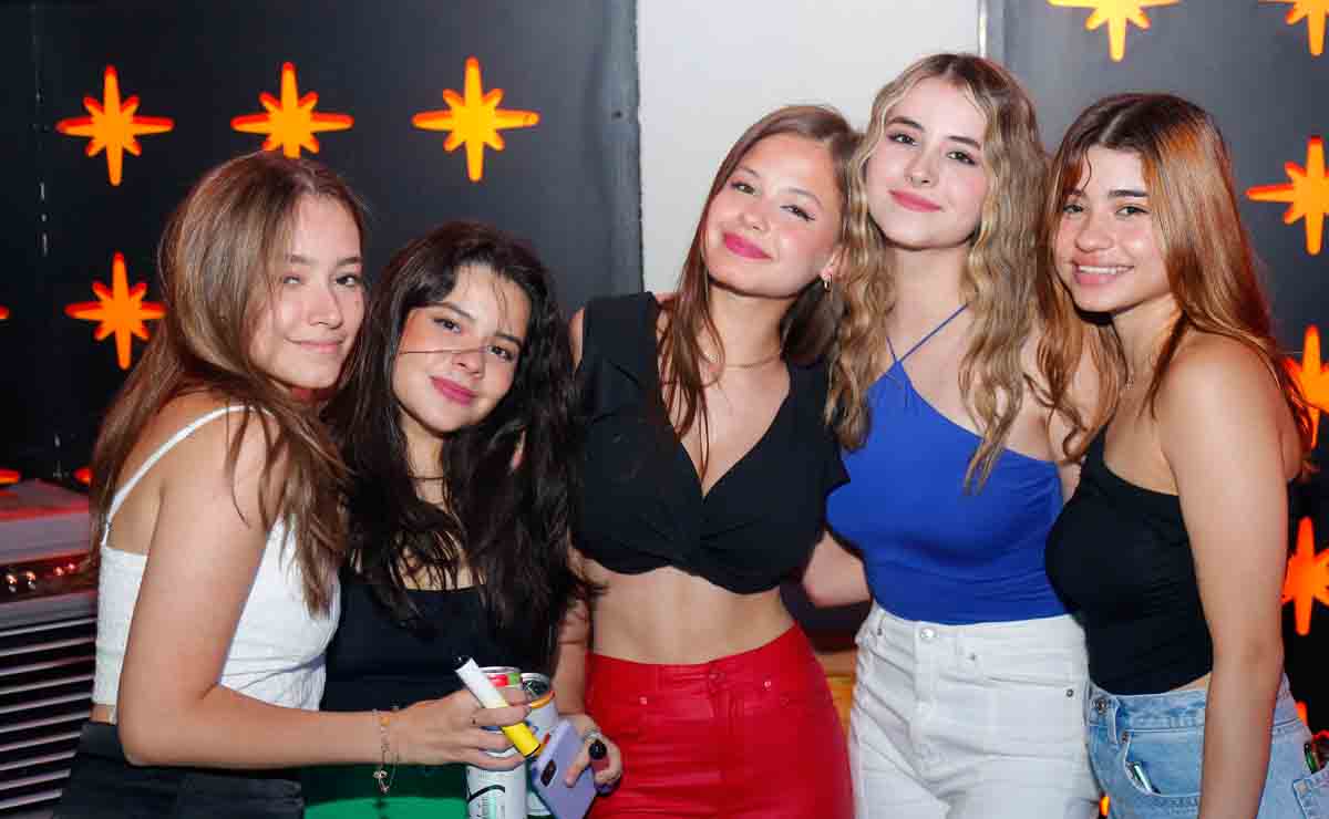 Mich Flores, Andrea Guerrero, Natalia Peñanuri, Carolina Montemayor y Alexia Rodríguez / Fotos: Daniel Saldívar