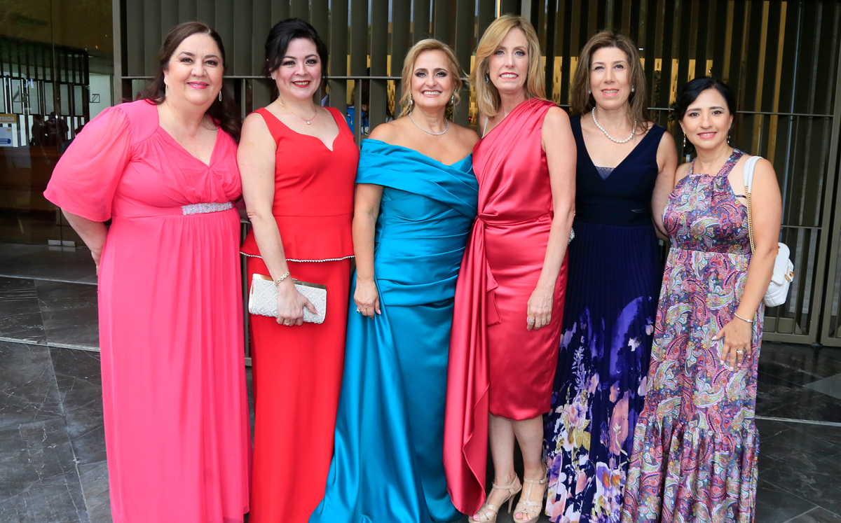 Mónica Otalora, Nora Ayala, Mayerling Letayf, Magaly Meyer, Claudia Bichara y Gina Báez / Foto: Omar Valdez