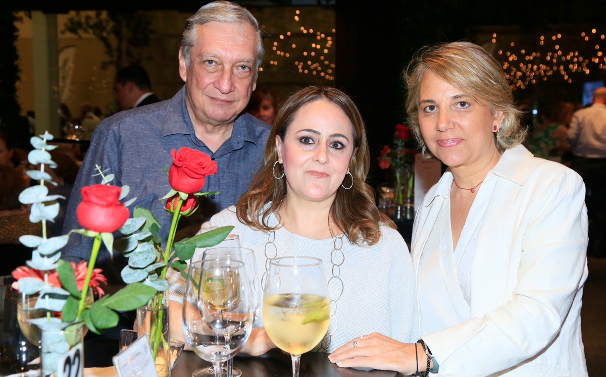 Ricardo Guajardo, Mónica Garza Barrera de Guajardo y Rebeca Garza / Foto: Omar Valdez