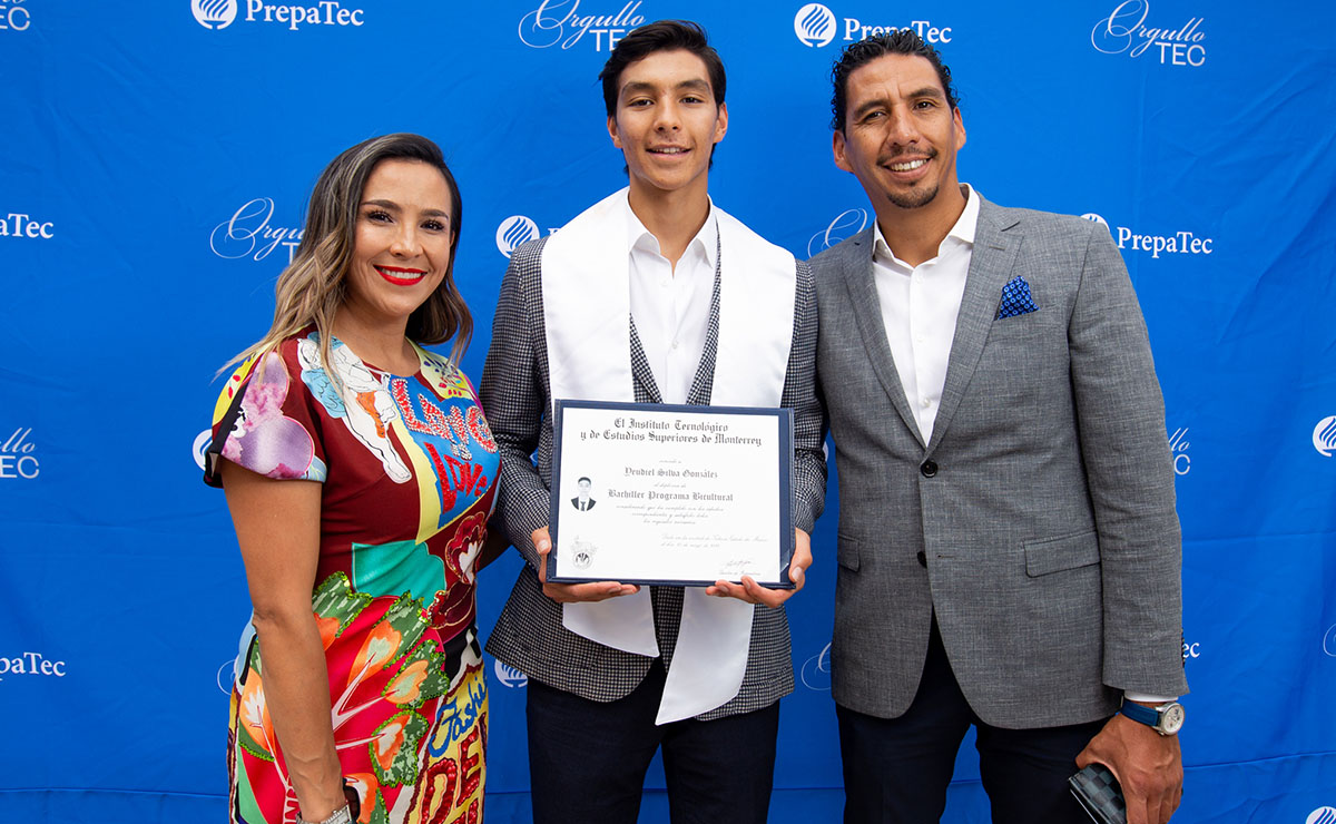 Ximena González, Yeudiel Silva y Yeudiel Silva